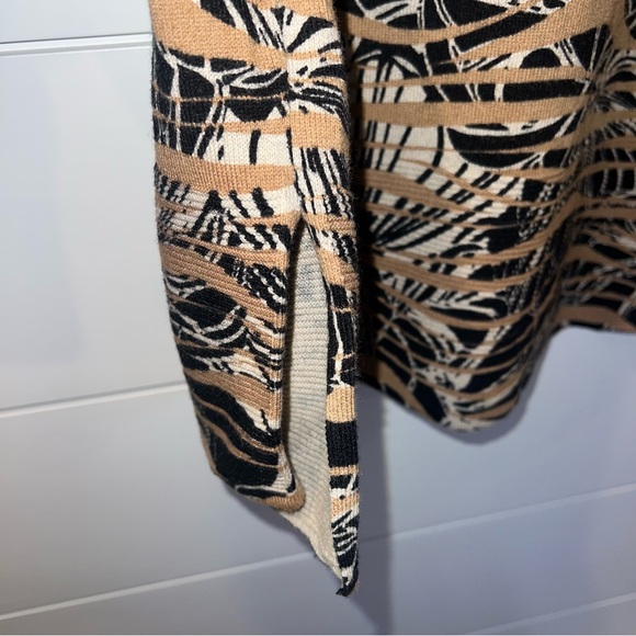 Chico’s Button Accented Boat Neck Tunic Sweater Sz 2 (L/12) Abstract Ribbed Trim - Picture 5 of 11